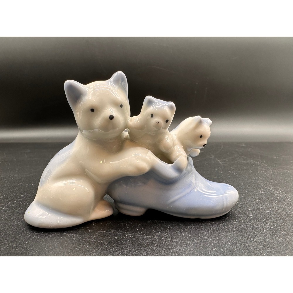 Vintage Ceramic Cat Figurine Blue White Porcelain Kittens in Shoe Decor